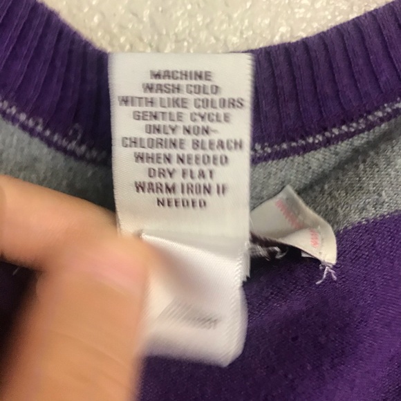 SO Purple/Grey Striped V-neck Ribbed Sweater (XL) - Picture 4 of 4